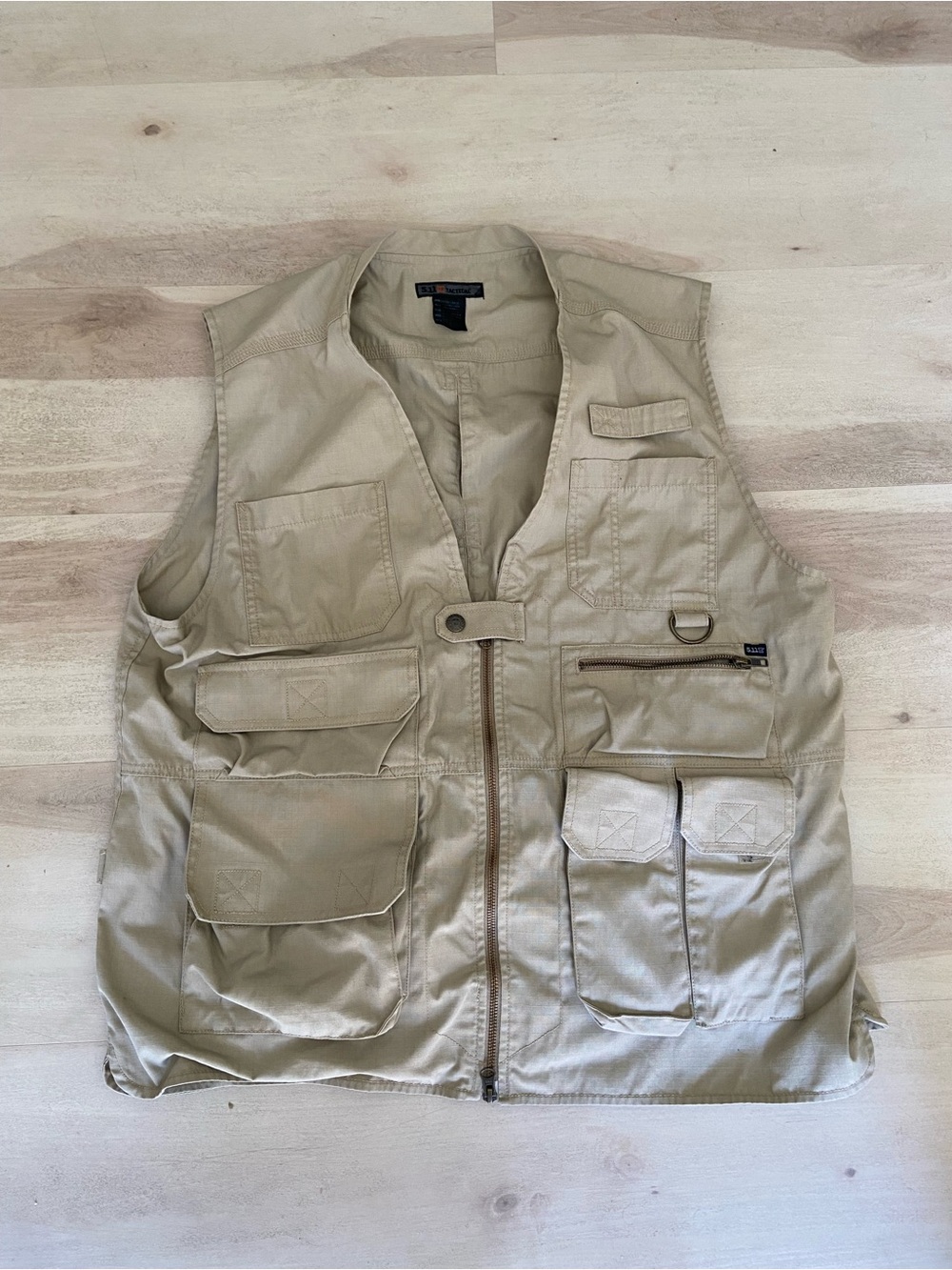 5.11 Tactical Vest Mens XL Tan Utility Multi Pocket Full Zip Fishing